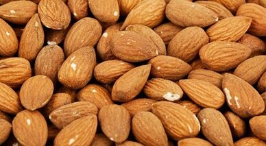 The benefits and use of almonds for men's potential